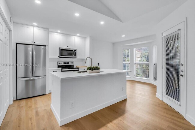 Primary Photo - 777 Riverside Dr