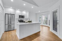 Building Photo - 777 Riverside Dr