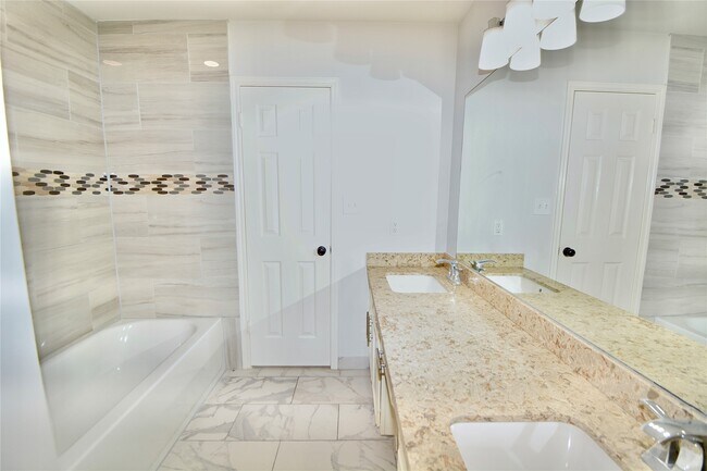 Building Photo - 2020 Ward St