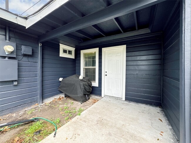 Building Photo - 2902 Elser St