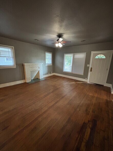 Building Photo - 1108 N Cheyenne Ave