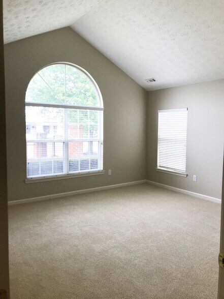 Building Photo - 4402 Orchard Trce