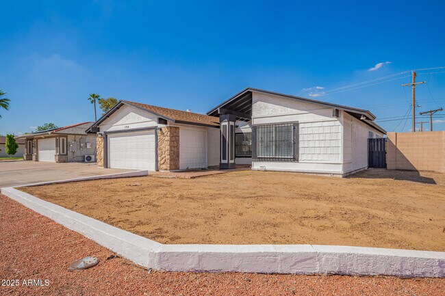 Building Photo - 1754 E Alta Vista Rd