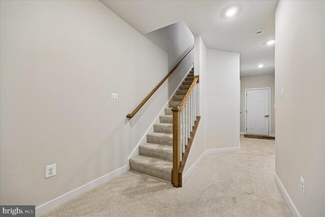 Building Photo - 10206 Lake Linganore Blvd