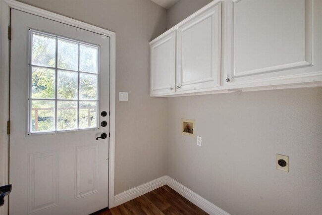 Building Photo - 4907 Craig Dr
