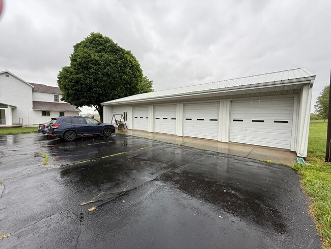 Building Photo - 3 Bedroom, 2 Bathroom House for Rent