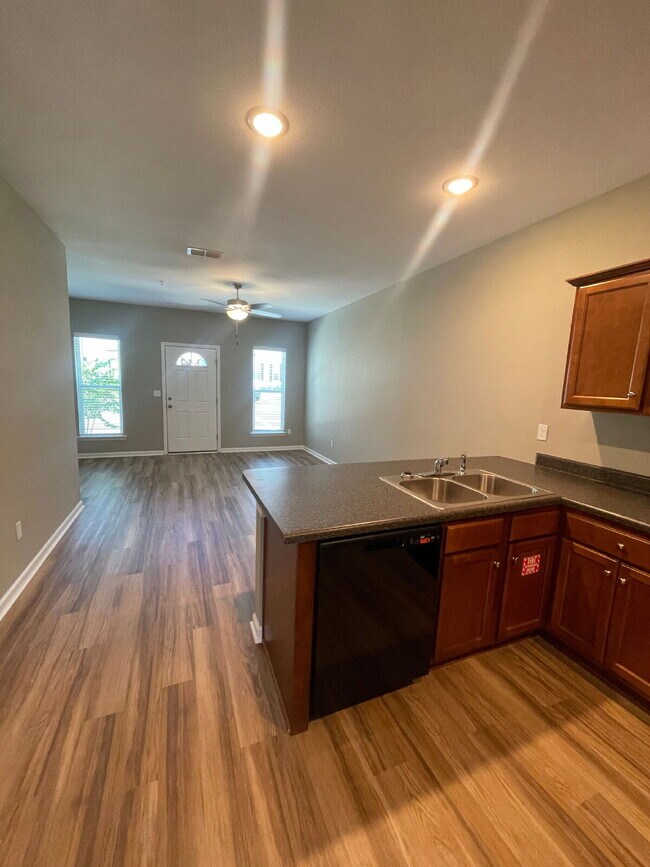 Building Photo - 2248 Del Carmel Way