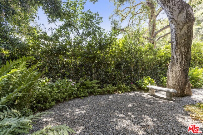 Building Photo - 3265 Mandeville Canyon Rd