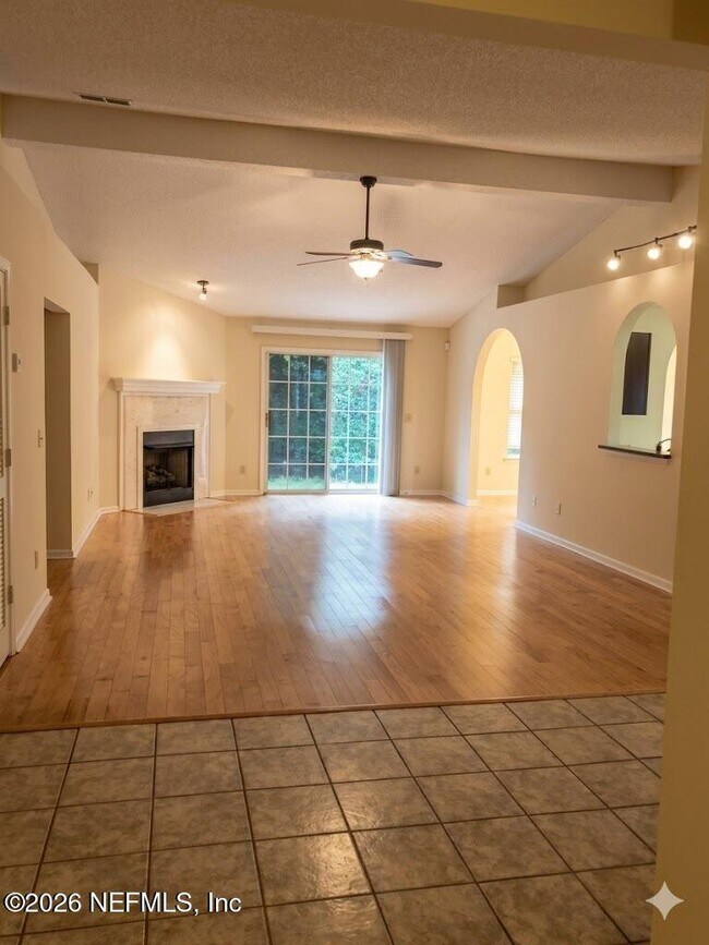 Building Photo - 12910 Forest Glen Ct S
