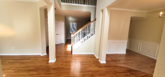 Building Photo - 2 Dansford Ln