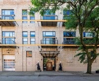 Building Photo - 2545 S Dearborn St