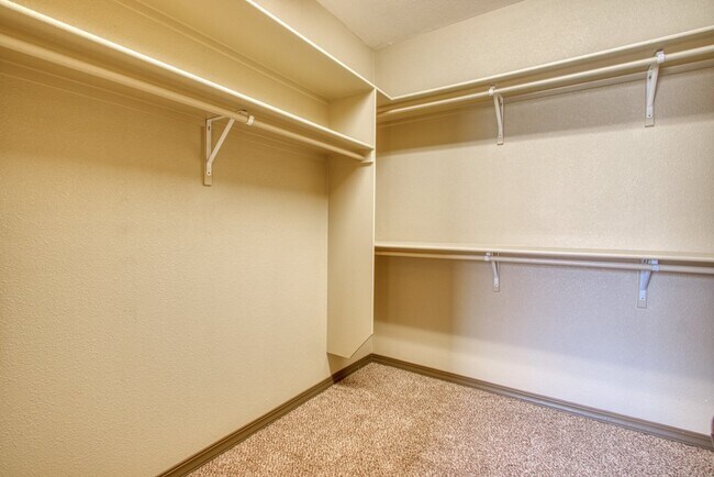 Building Photo - FOR SALE OR FOR RENT 12053 SILVER CROWN RO...