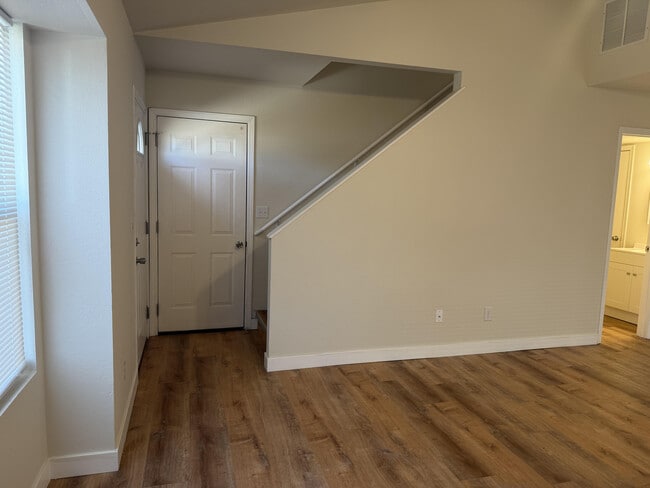 Building Photo - 1703 Hanover Blvd