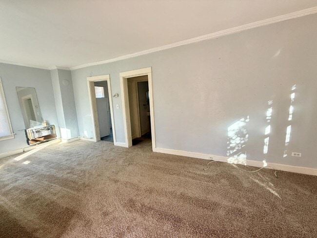 Building Photo - 1435 1/2 15th St N. - 1435 1/2 15th St N