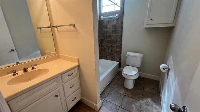 Building Photo - 2710 Hullsmith Dr