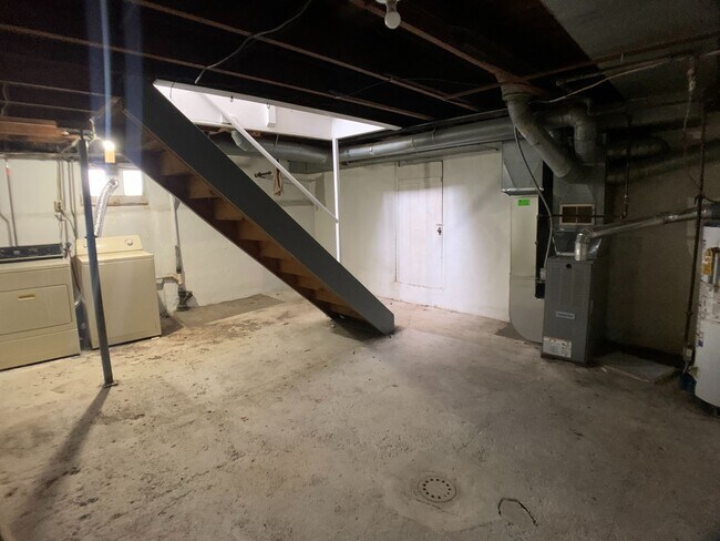 Building Photo - 508 Broadway