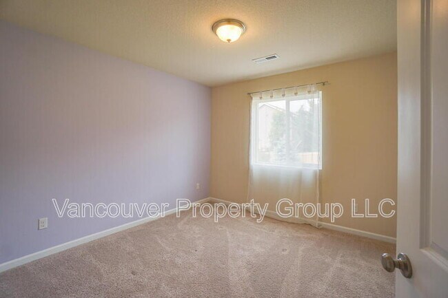 Building Photo - 2273 S Red Tail Loop