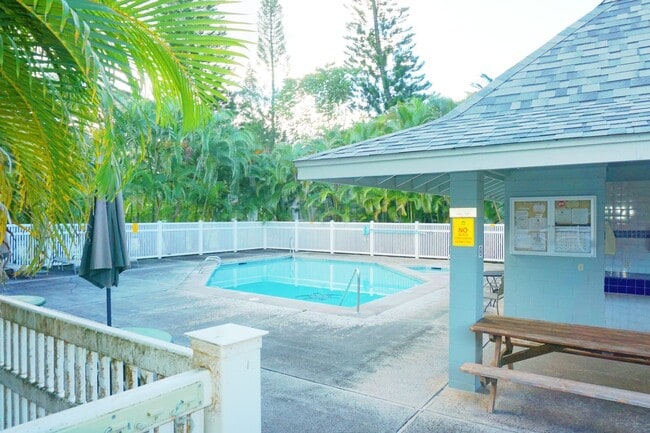 Building Photo - Garden at Launani Valley on Ground Floor w...