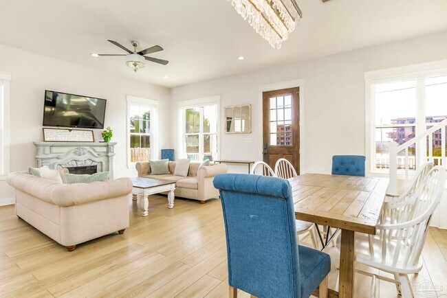 Building Photo - 606 W Intendencia St