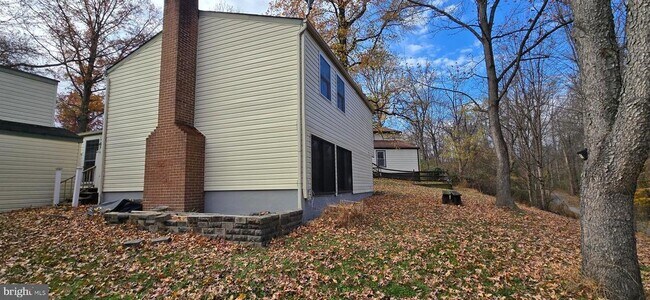 Building Photo - 9004 Flicker Pl