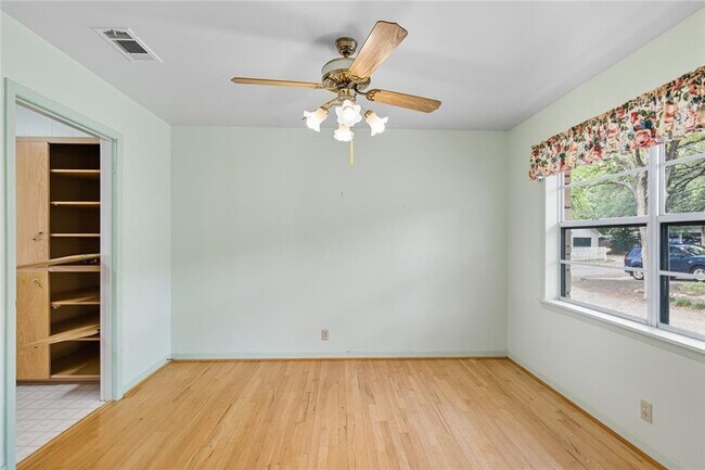 Building Photo - 508 Morris Dr