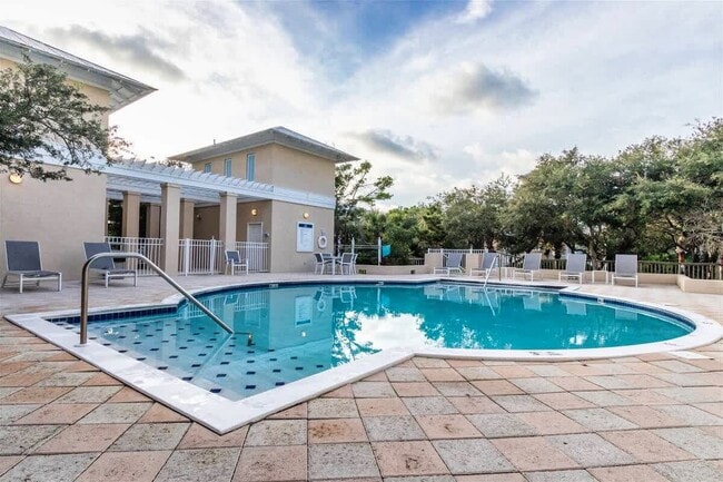 Building Photo - 6727 Kiva Way