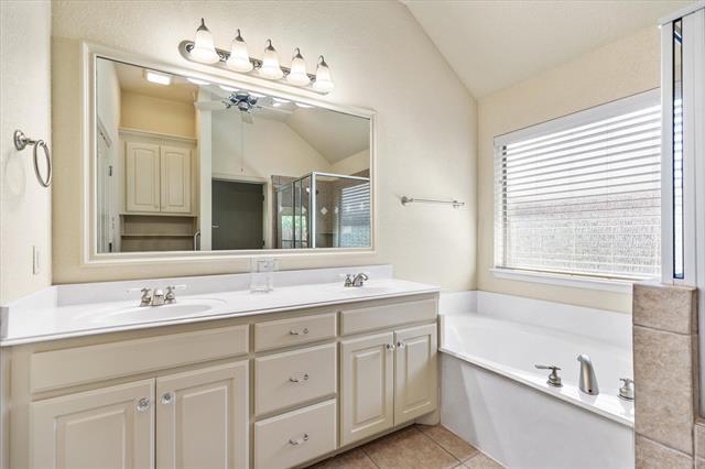 Building Photo - 6925 Danele Ct