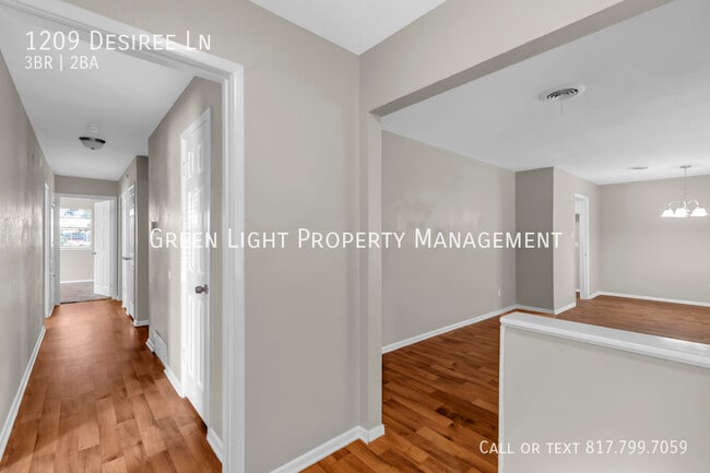 Building Photo - 1209 Desiree Ln