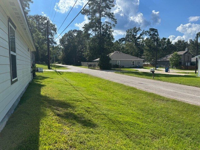 Building Photo - 15814 Beechnut Dr