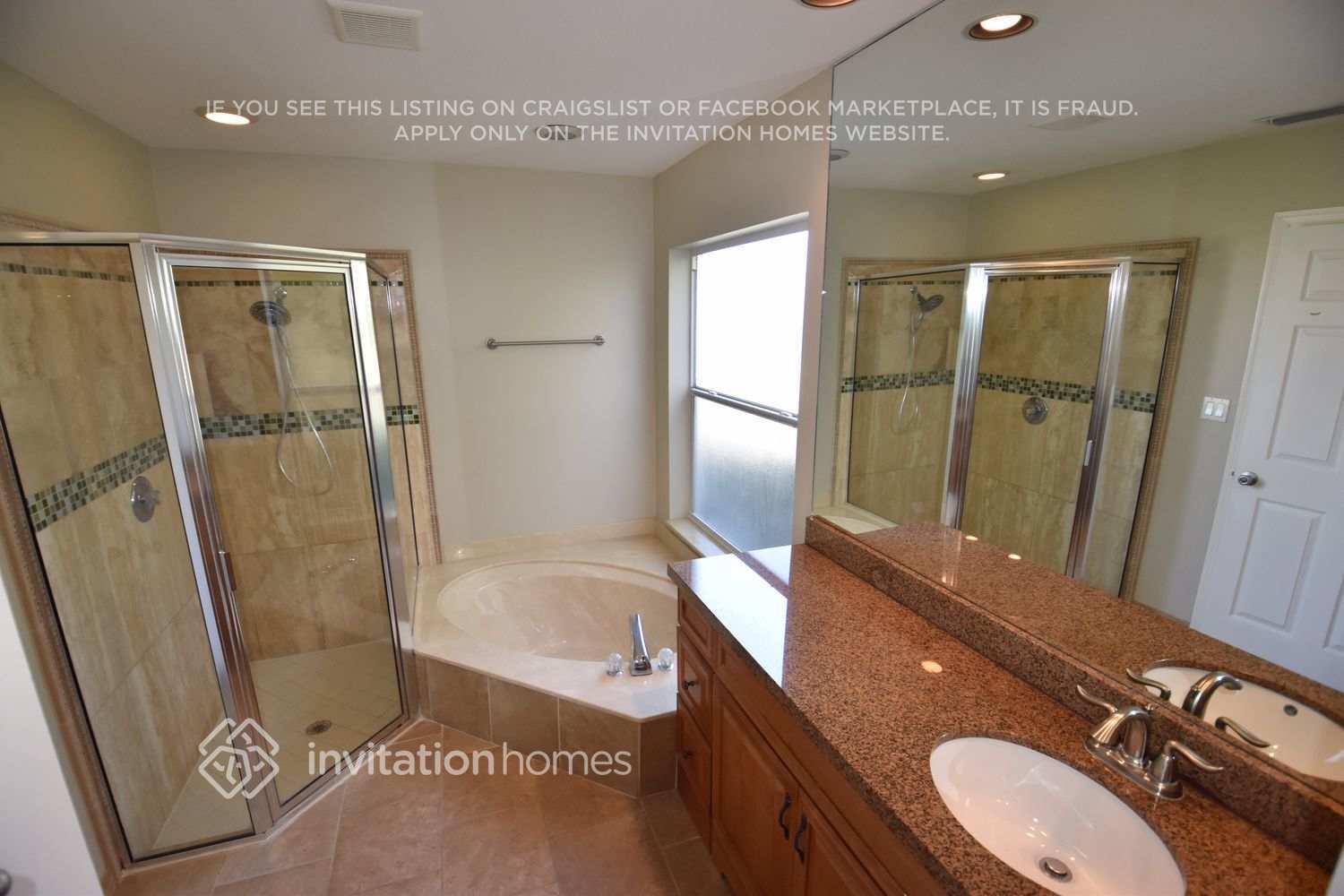 Building Photo - 9568 E Lake Dr