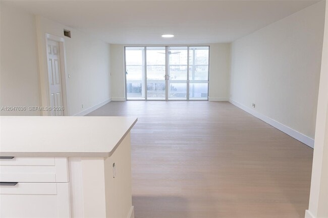 Building Photo - 3051 N Course Dr