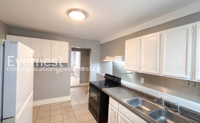 Building Photo - 32 Woodlawn Dr