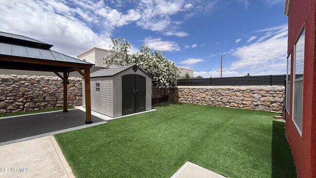 Building Photo - 3537 Tierra Vergel Dr