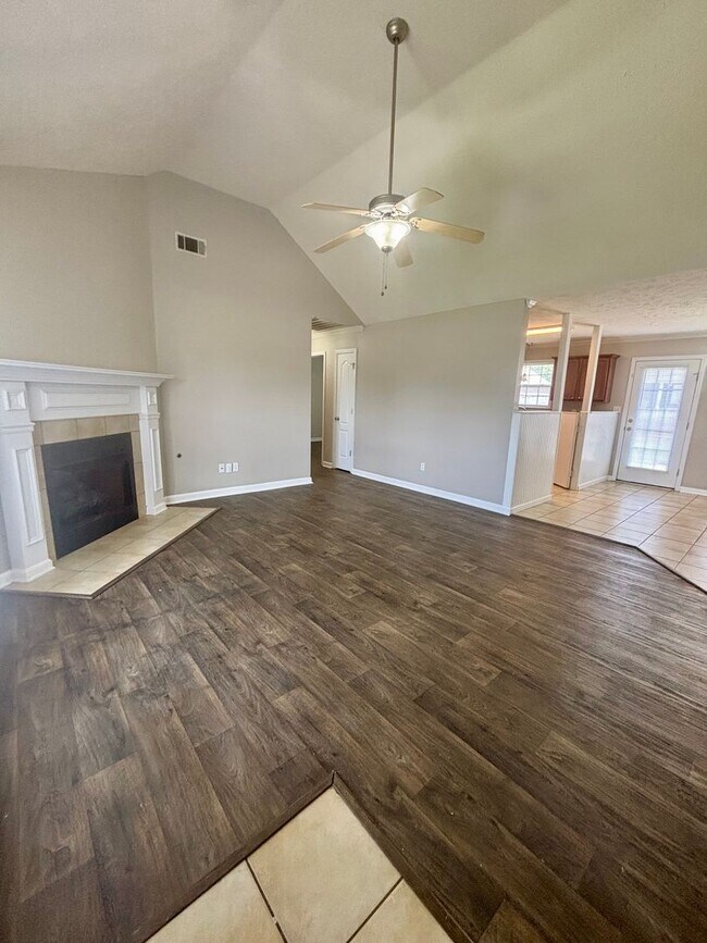 Building Photo - 3 Bedroom 2 bath  Medina Area