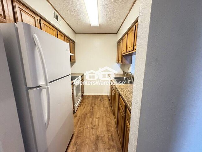 Building Photo - MOVE IN READY - DALLAS - 2BEDS 1BATH