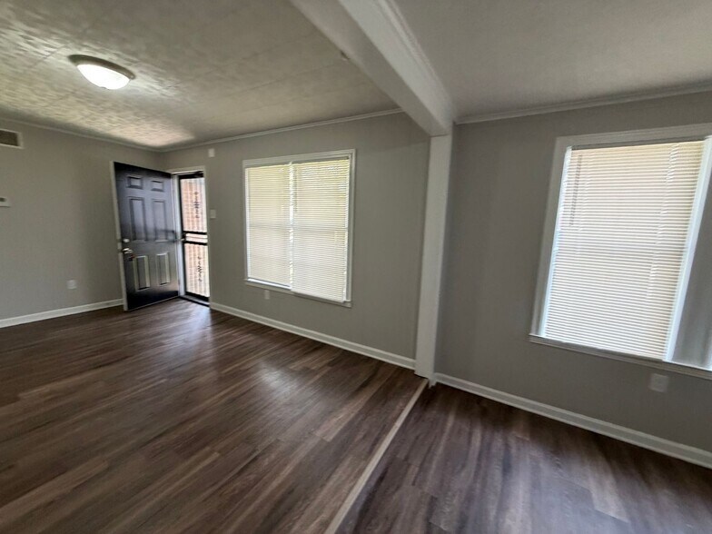 Building Photo - Welcome to your new home in Southaven, MS!