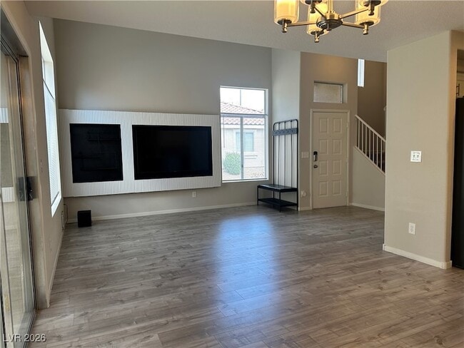 Building Photo - 2427 Cliffwood Dr