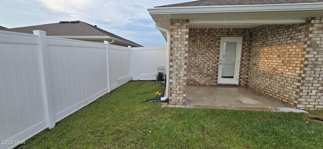 Building Photo - 6472 Slabinski Ln