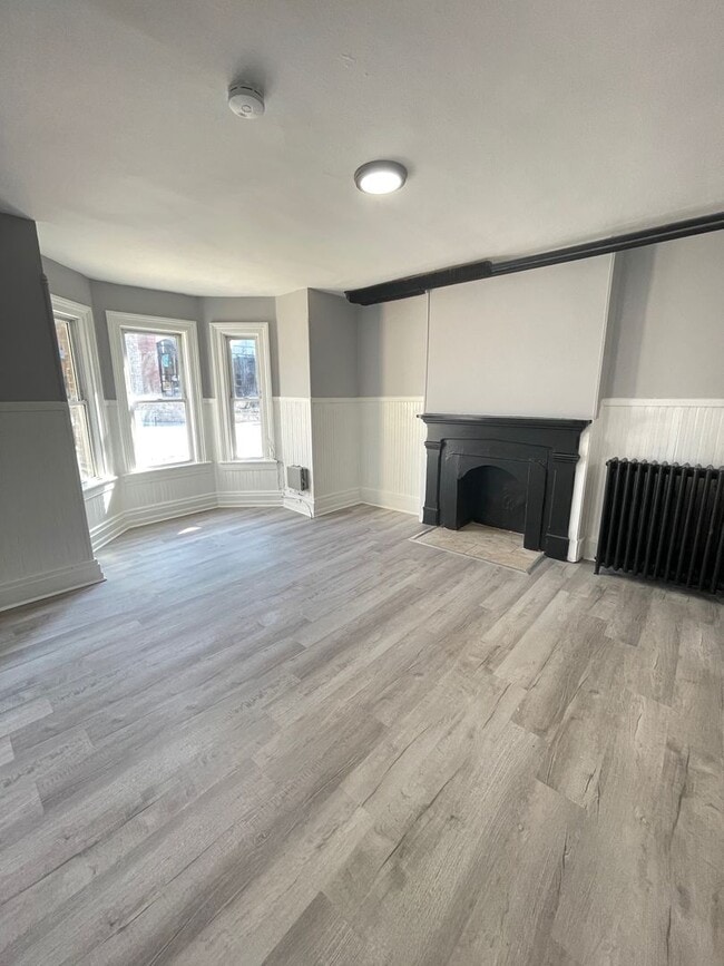 Building Photo - 89 Dubois St