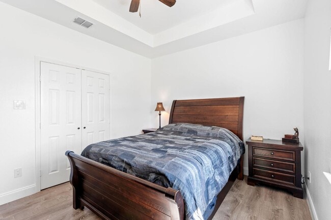 Building Photo - 1000 Stone Hill St