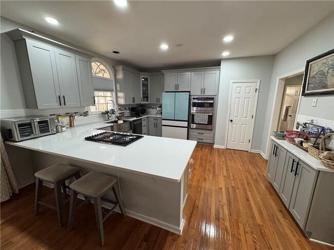 Building Photo - 525 Lake Medlock Dr