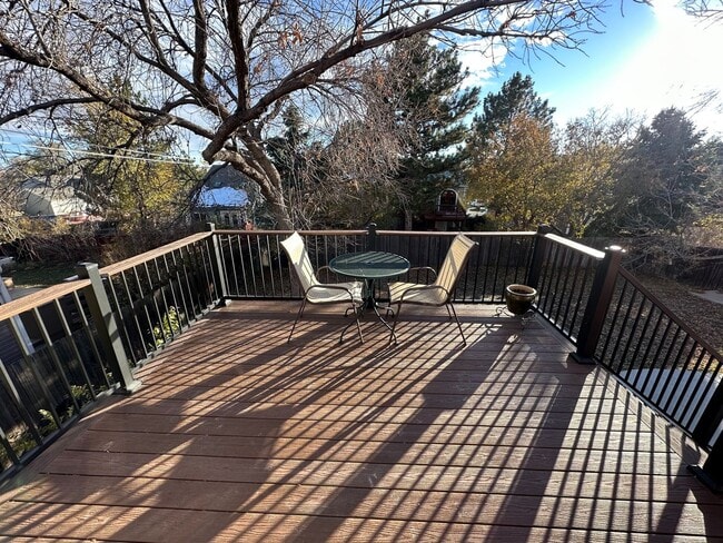 Building Photo - "Rare Opportunity" 3 bedroom 2 bath in the...