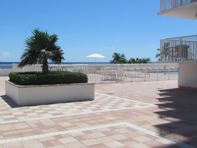 Building Photo - 1370 S Ocean Blvd