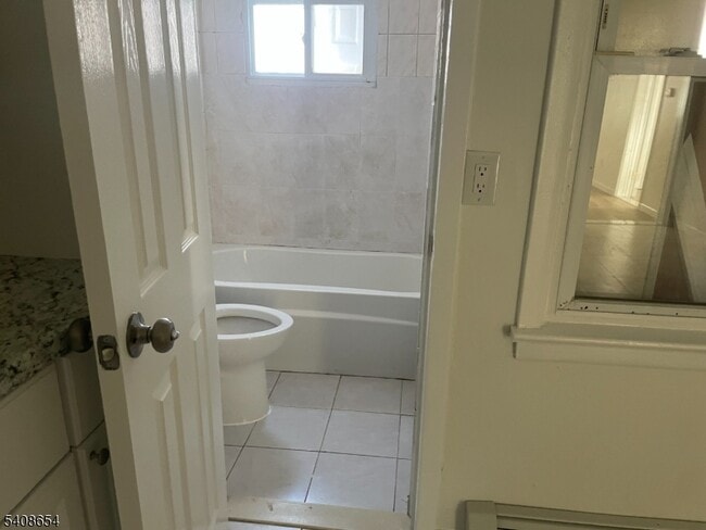 Building Photo - 345 Sussex St