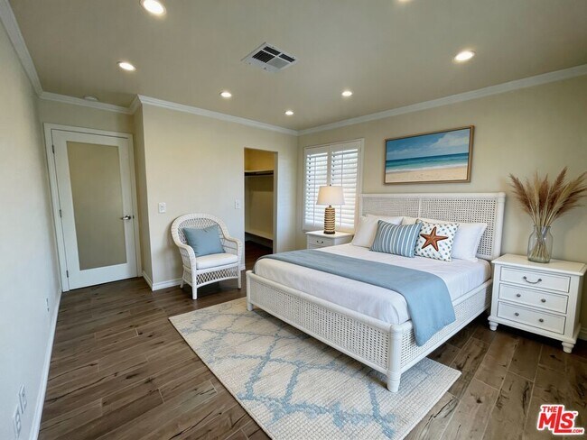 Building Photo - 64356 Doral Dr