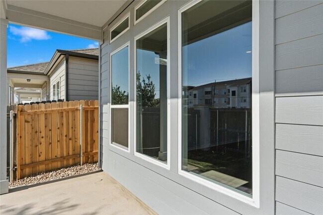 Building Photo - 2206 Luna Azul Vw