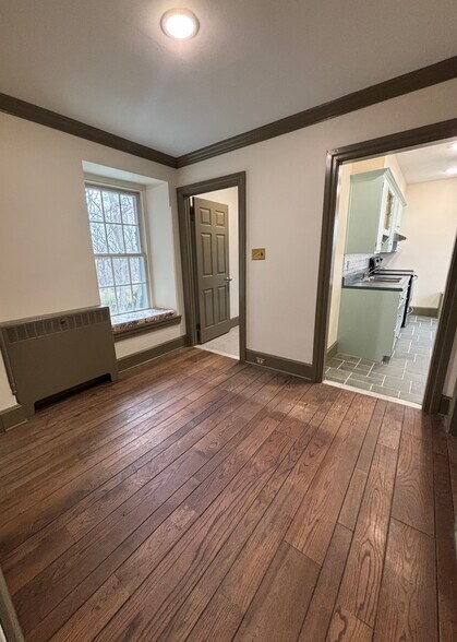 Building Photo - 28 W Main St