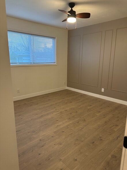 Building Photo - 2806 Willow Dr