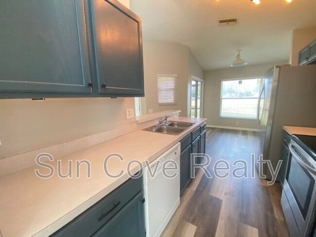 Building Photo - 5107 Gato Del Sol Cir