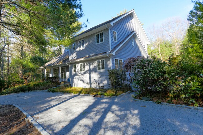 Building Photo - 17 Timber Ln